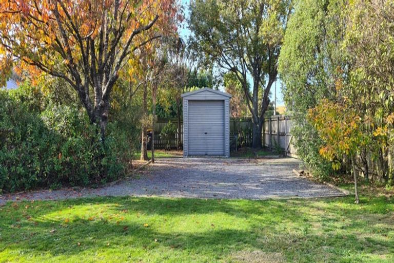 Photo of property in 24 Weld Street, Martinborough, 5711