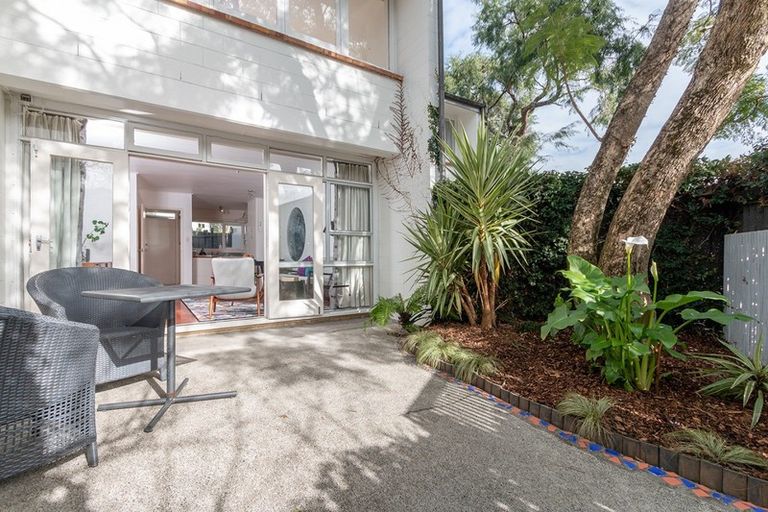 Photo of property in 2/55a Hepburn Street, Freemans Bay, Auckland, 1011