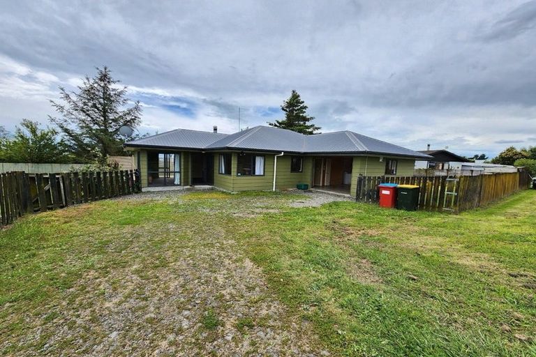 Photo of property in 35 Rata Street, Tokomaru, Palmerston North, 4474