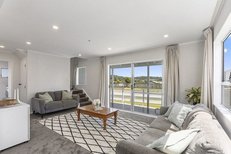Photo of property in 35 James Cook Drive, Whitby, Porirua, 5024