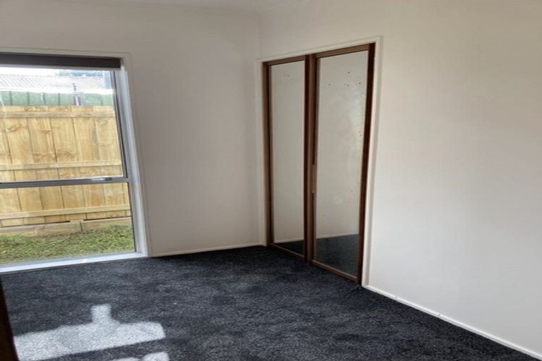 Photo of property in 52 Cascades Road, Pakuranga Heights, Auckland, 2010