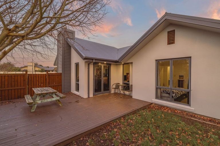Photo of property in 5 Excalibur Place, Burwood, Christchurch, 8083