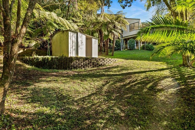 Photo of property in 811 East Coast Road, Northcross, Auckland, 0630