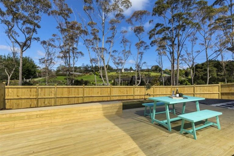 Photo of property in 48 Mettam Drive, Swanson, Auckland, 0614