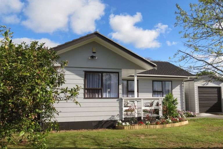 Photo of property in 75a Willis Road, Papakura, 2110