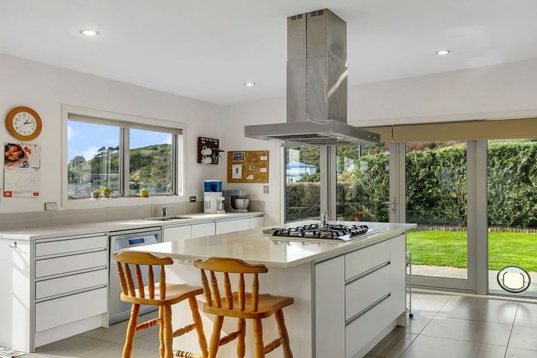 Photo of property in 2 Wangapeka Way, Aotea, Porirua, 5024