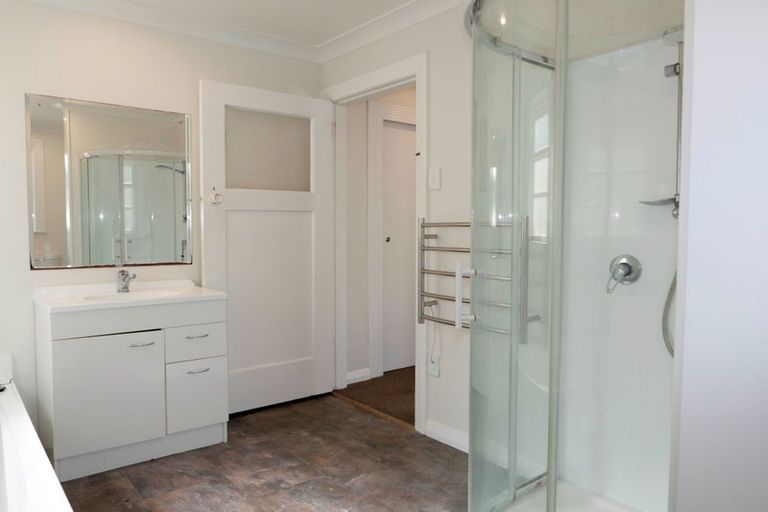 Photo of property in 9 Upper Lewisville Terrace, Thorndon, Wellington, 6011