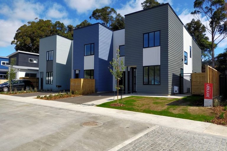 Photo of property in 5b Breakwater Way, Whitby, Porirua, 5024