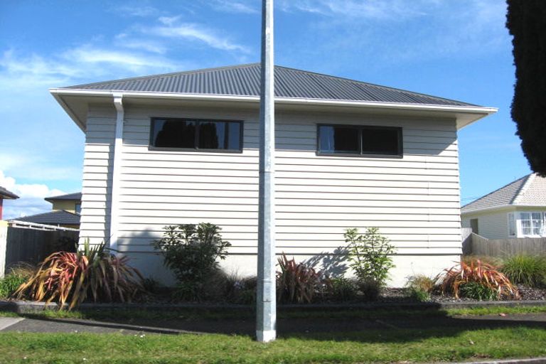 Photo of property in 7 Clovelly Street, Brooklands, New Plymouth, 4310