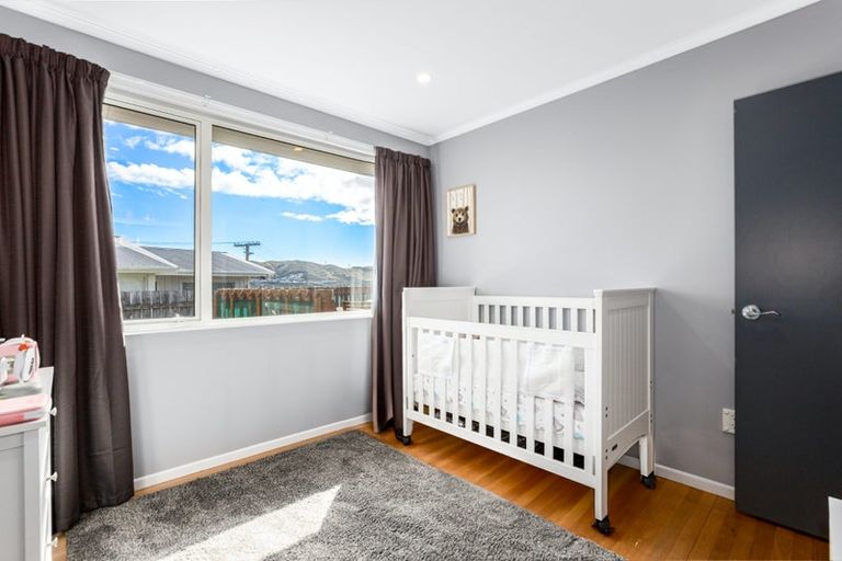 Photo of property in 43 Mark Avenue, Paparangi, Wellington, 6037