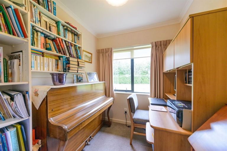 Photo of property in 981 Roberts Line, Bunnythorpe, Palmerston North, 4478