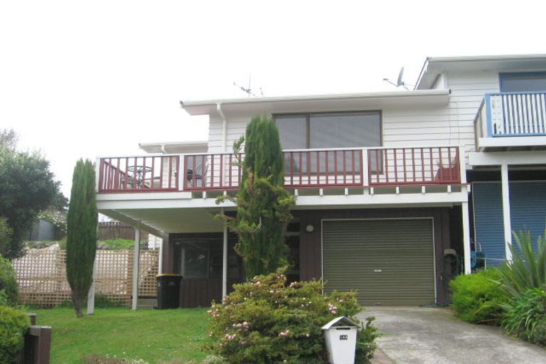 Photo of property in 14a Florio Terrace, Tawa, Wellington, 5028