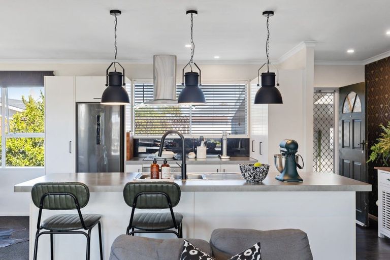 Photo of property in 16 Lockhart Avenue, Milson, Palmerston North, 4414