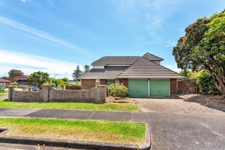 Photo of property in 2/4 Crescent Hills Court, Northpark, Auckland, 2013