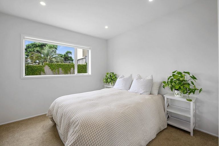 Photo of property in 16 Whitby Crescent, Mairangi Bay, Auckland, 0630