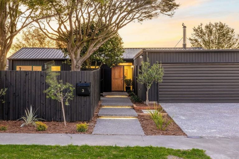 Photo of property in 3 Chilton Drive, Mairehau, Christchurch, 8052