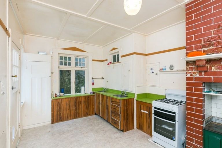 Photo of property in 23 Harland Street, Brooklyn, Wellington, 6021