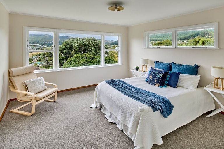 Photo of property in 44 Saint Johns Terrace, Tawa, Wellington, 5028