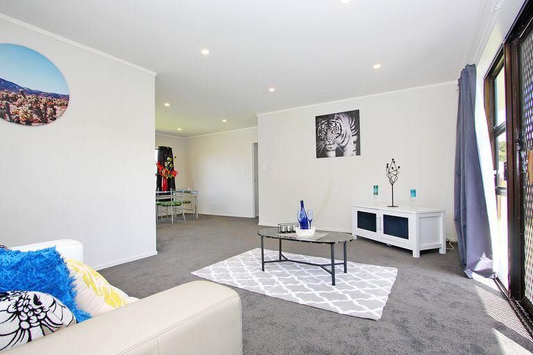 Photo of property in 1/6 Hatherley Place, Clendon Park, Auckland, 2103