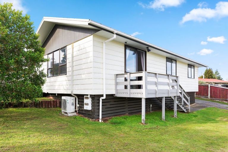 Photo of property in 5 Crystal Place, Pukehangi, Rotorua, 3015