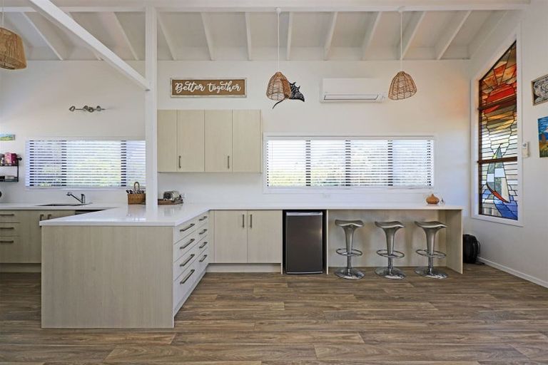 Photo of property in 66 Gillies Crescent, Waimarama, Havelock North, 4294