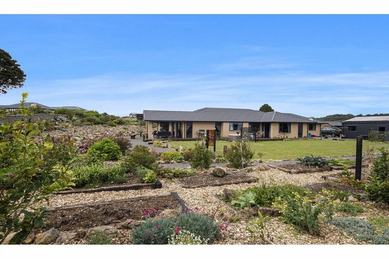 Photo of property in 21 Capstone Place, Te Kamo, Kamo, 0185