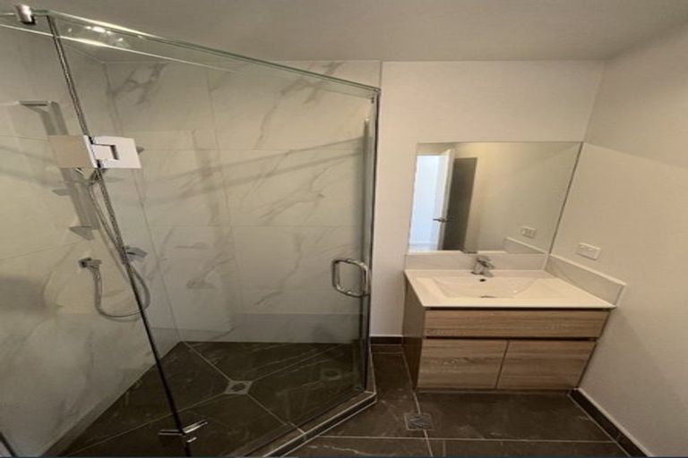 Photo of property in 13a Edinburgh Avenue, Rosehill, Papakura, 2113