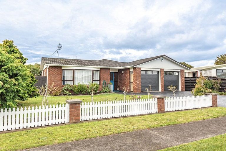 Photo of property in 3 Warwick Place, Springvale, Whanganui, 4501