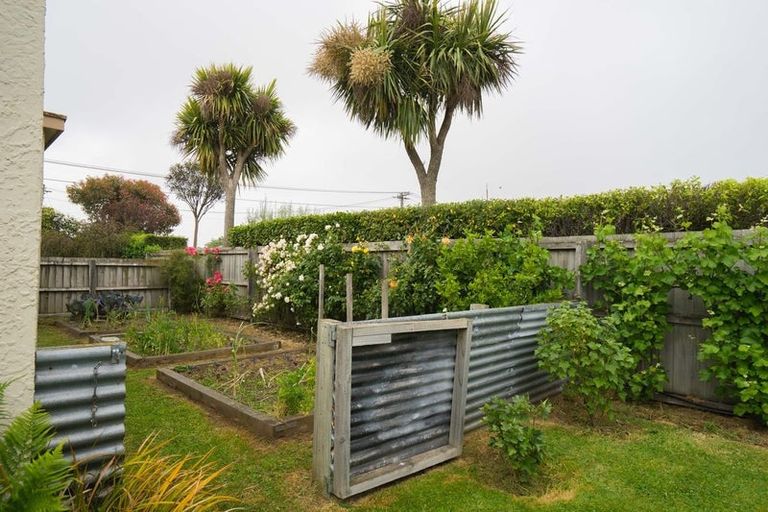 Photo of property in 11 Mortlake Street, Islington, Christchurch, 8042