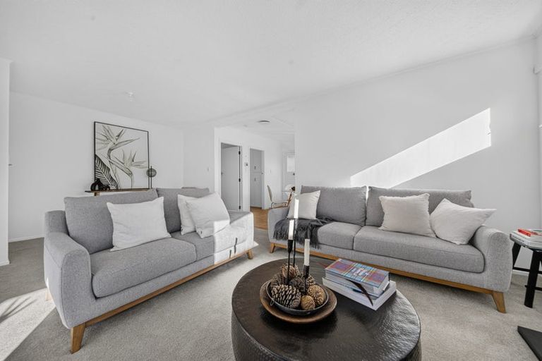 Photo of property in 17 Philip Street, Carterton, 5713