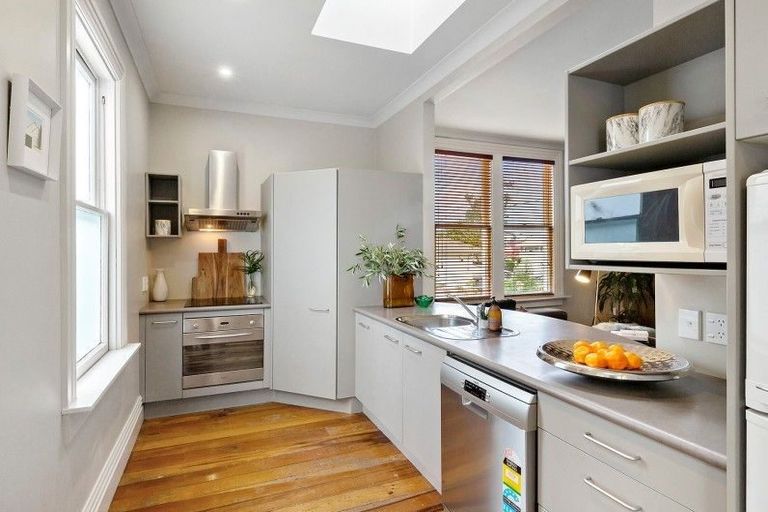 Photo of property in 38 Todman Street, Brooklyn, Wellington, 6021