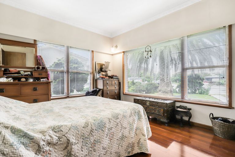 Photo of property in 15 Campbell Place, Papakura, 2110