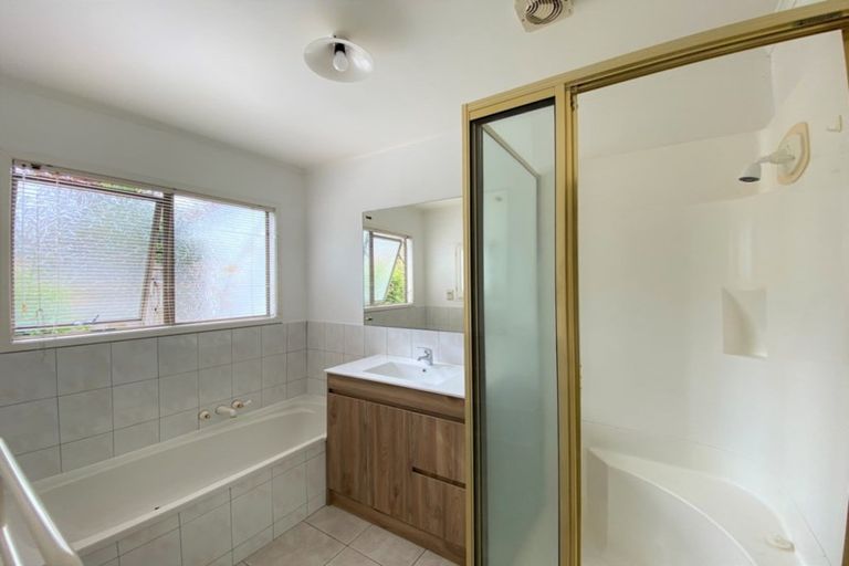 Photo of property in 26 Devon Road, Bucklands Beach, Auckland, 2012