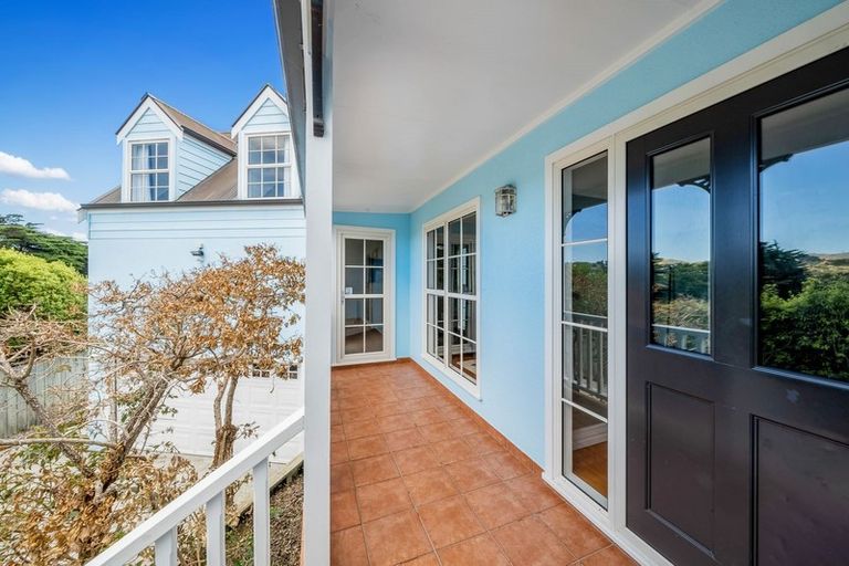 Photo of property in 24 Saunders Close, Whitby, Porirua, 5024