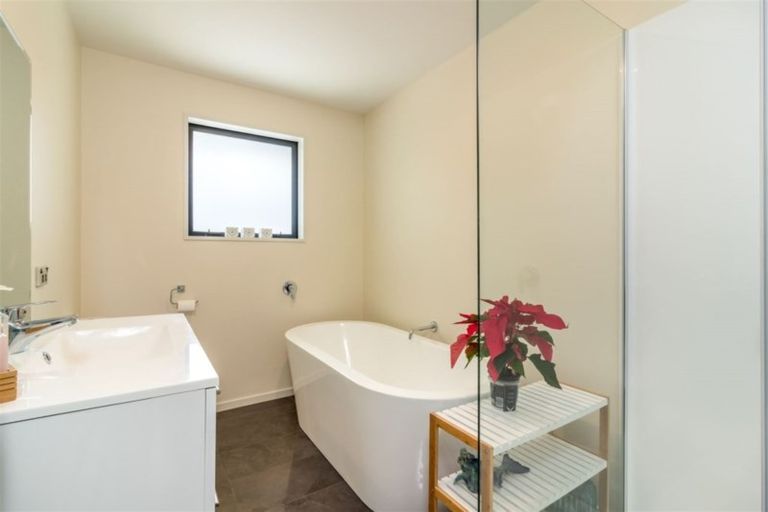 Photo of property in 165 Queenspark Drive, Parklands, Christchurch, 8083