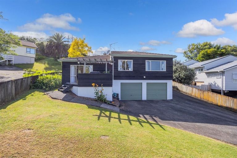 Photo of property in 1/11 Atlantis Place, Totara Vale, Auckland, 0629