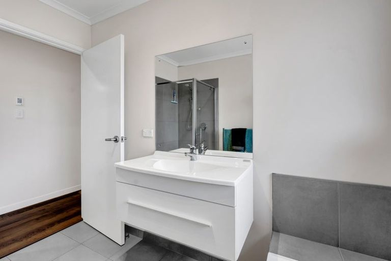 Photo of property in 25b Dolphin Parade, Bell Block, New Plymouth, 4312