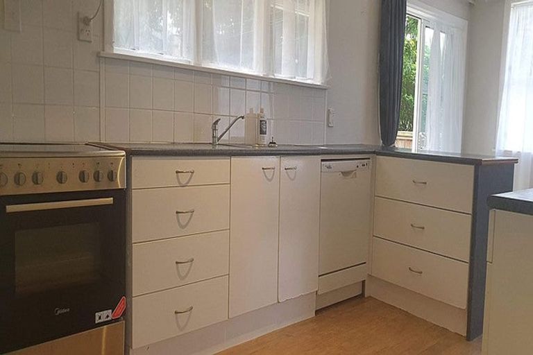 Photo of property in 39 Korau Grove, Stokes Valley, Lower Hutt, 5019