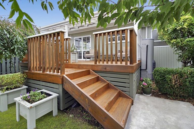 Photo of property in 23 Cowling Road, Hurdon, New Plymouth, 4310