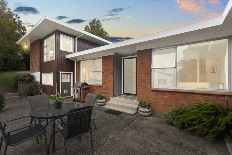 Photo of property in 61 Taylor Road, Mangere Bridge, Auckland, 2022