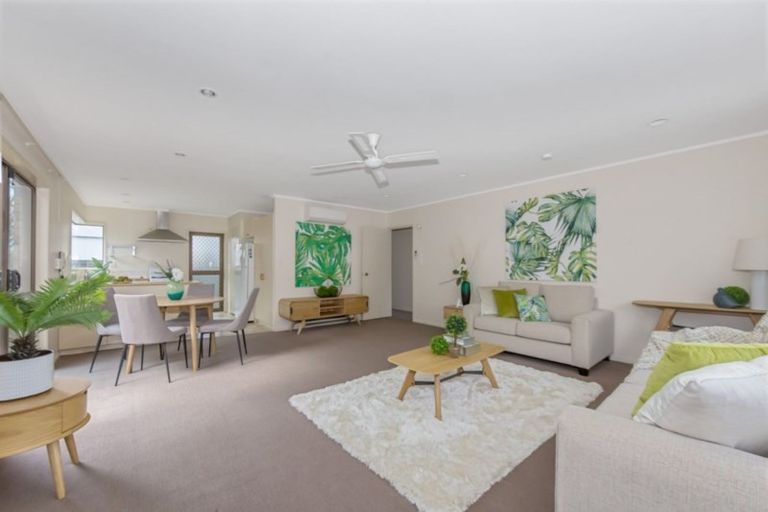 Photo of property in 1 Forest Glen, Orewa, 0931