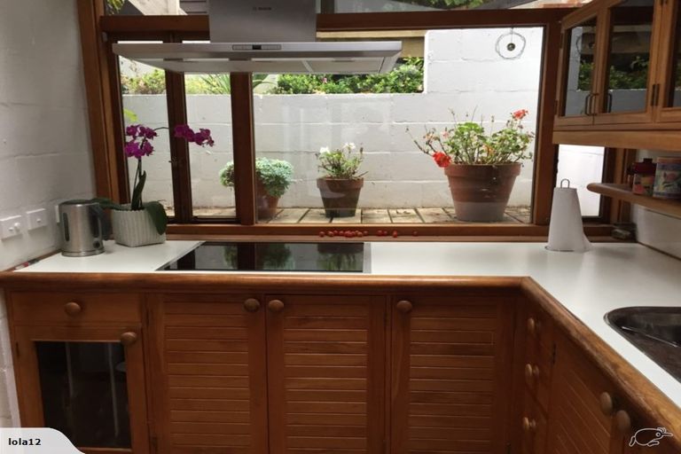 Photo of property in 86 Blue Mountains Road, Pinehaven, Upper Hutt, 5019