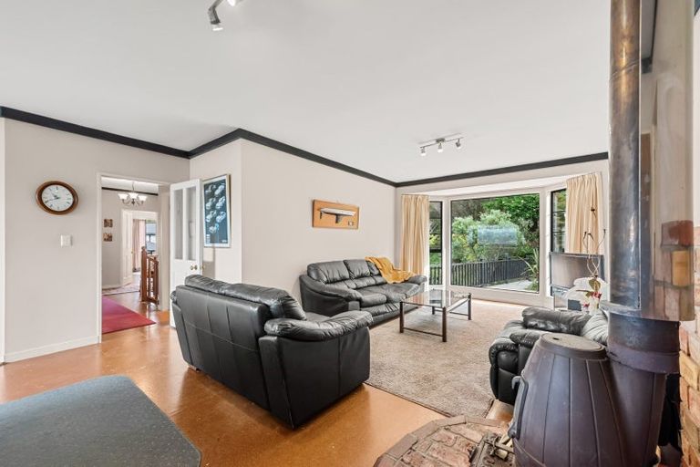 Photo of property in 117 Sweetacres Drive, Belmont, Lower Hutt, 5010