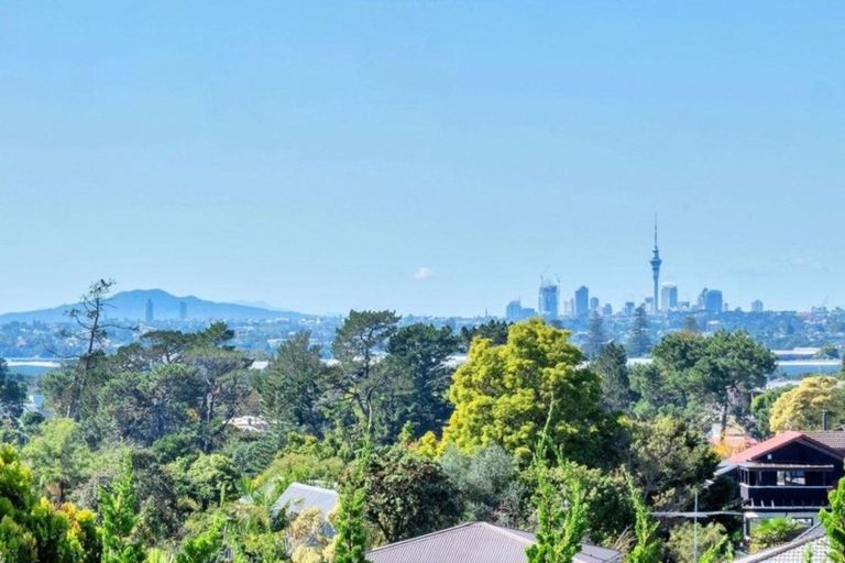 Photo of property in 57 Kirby Street, Glendene, Auckland, 0602