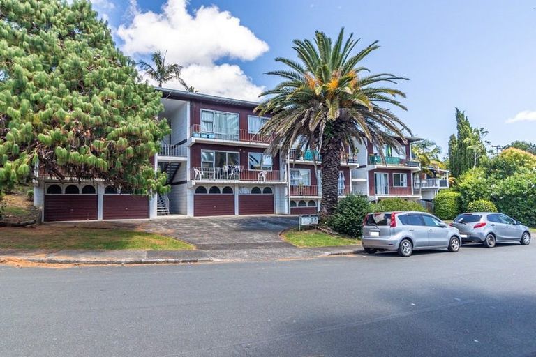 Property details for 2/42 Don Croot Street, Morningside, Auckland, 1021