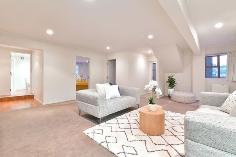 Photo of property in 15a Marigold Place, Mairangi Bay, Auckland, 0630