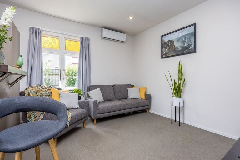 Photo of property in 22 Te Atatu Road, Te Atatu South, Auckland, 0610