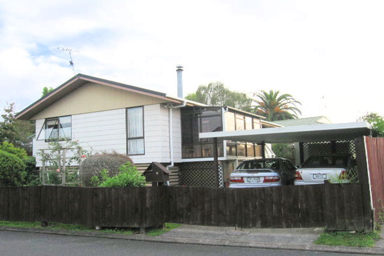 Photo of property in 9 Glen Close, Glen Eden, Auckland, 0602