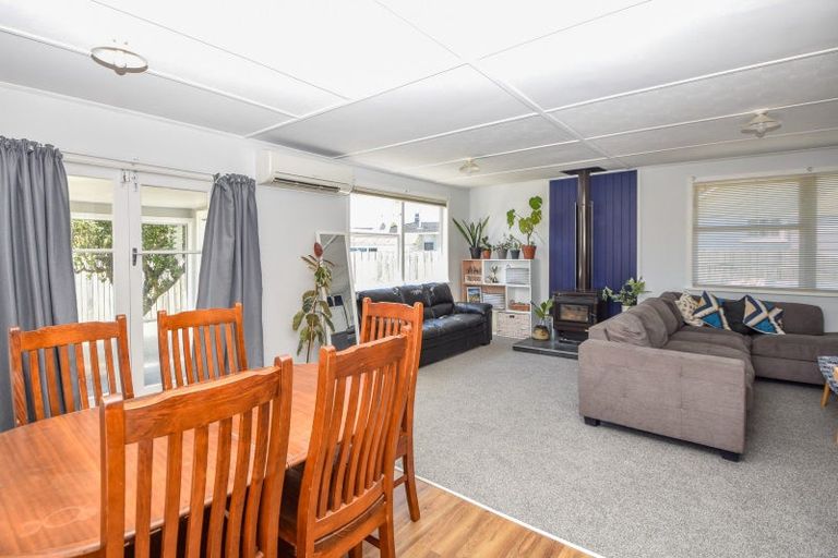 Photo of property in 10 Fairbrother Street, Carterton, 5713