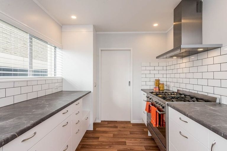 Photo of property in 1/81 West Coast Road, Glen Eden, Auckland, 0602